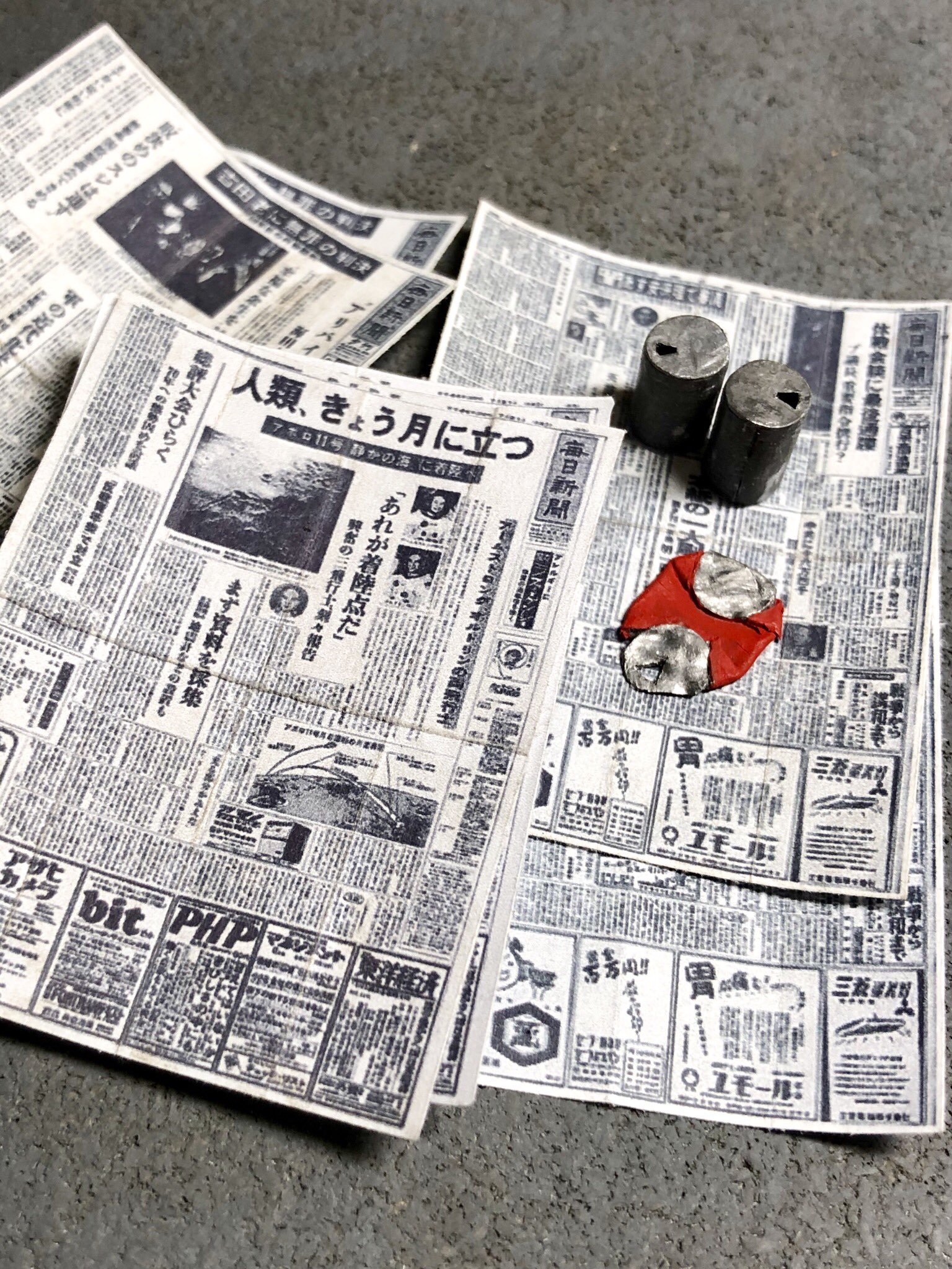 ট ইট র Kurukuru セリアで新聞用紙を見つけられなかったので 普通のコピー用紙にプリント 1969 70年代辺りって設定にします 墨吉町奇譚