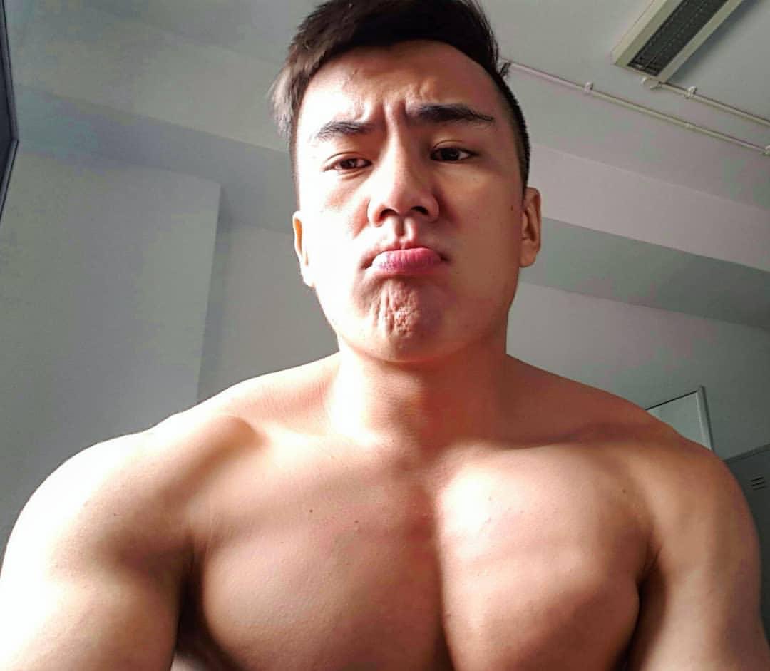 Pec pout pec