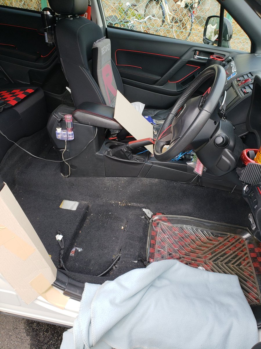 Ryo V Twitter 車検対策でシート外してフォレスター用のシートレールに交換中 スバル フォレスター Recaro 車検 シートレール 他車種流用は車検ng Ryo V Twitter 車検対策でシート外してフォレスター用のシートレールに交換中 スバル フォレスター Recaro 車検 シートレール 他車種流用は車検ng
