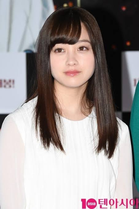 ポイズンちゃん 自分を可愛く見せようとしてる感じが全くしないのに 元の顔の完成度が高すぎて美しさが爆発してるタイプの美人 大好き 真顔でも 目を見開いていなくても 肩の力が抜けていても圧倒的に綺麗 ポイズンちゃん 自分を可愛く見せようとしてる感じが全くしないのに 元の顔の完成度が高すぎて美しさが爆発してるタイプの美人 大好き 真顔でも 目を見開いていなくても 肩の力が抜けていても圧倒的に綺麗