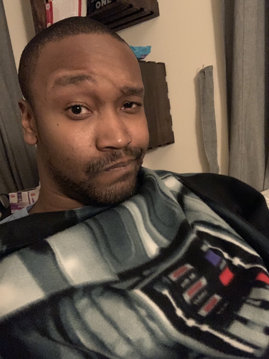 HonestLeYo's tweet image. In case y’all thought I was playing games about my exclusive “Darth Vader Snuggie” 😆 warm as fuck around the house now 🤷🏾‍♂️ #Toastee