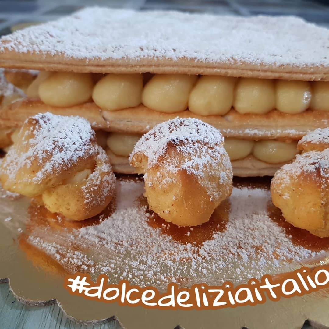 CandySweetitaly's tweet photo. MilleFoglie
#Sfoglia #cremapasticcera #bignè #bignèripieni #cremadiplomatica
#Zuccheroavelo
#Decorazioni
#Latte
#Uovafresche #dolcedeliziaitalia #cakedesign #cakedecorating #cake #dolcifattiincasa #millefoglie https://t.co/m3sv6q7337
