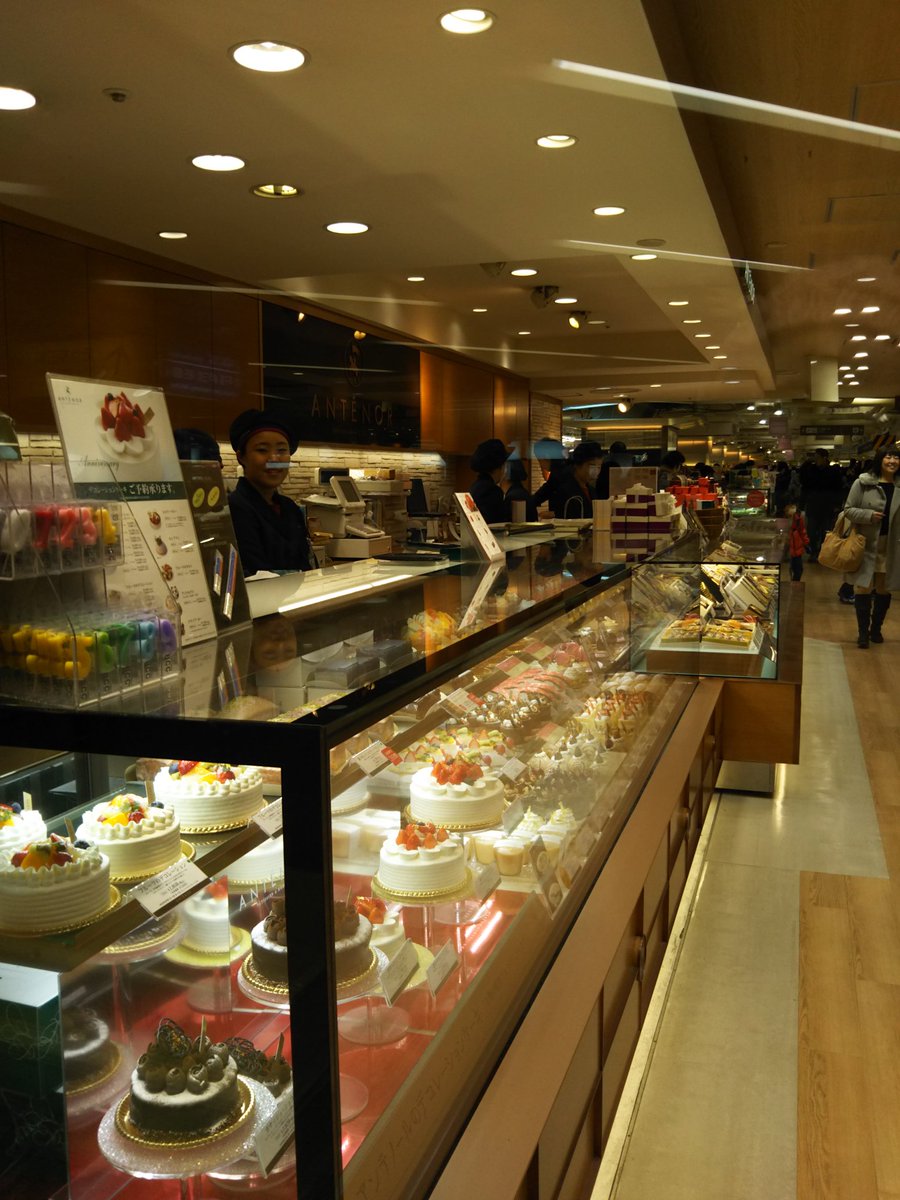 N Hosoda 阪神梅田本店 地階入口 華やかにならぶ ショーケースの中のお菓子たち 立ち止まらずには いられません 阪神百貨店アンバサダー 阪神梅田本店 デパ地下 アンテノール 華やか N Hosoda 阪神梅田本店 地階入口 華やかにならぶ ショーケースの中のお菓子たち 立ち止まらずには いられません 阪神百貨店アンバサダー 阪神梅田本店 デパ地下 アンテノール 華やか