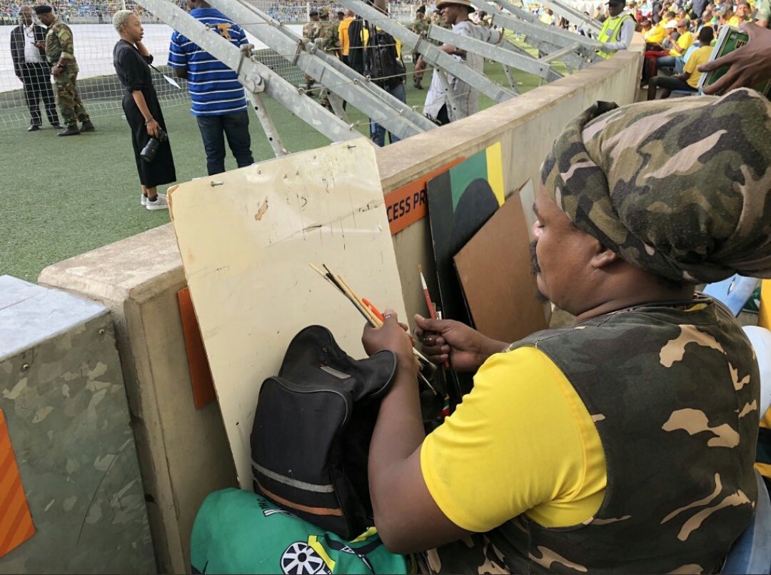 ThulaniThuswa's tweet photo. Rasta &amp; the tools of mass destruction! https://t.co/1Lphqr7SOr