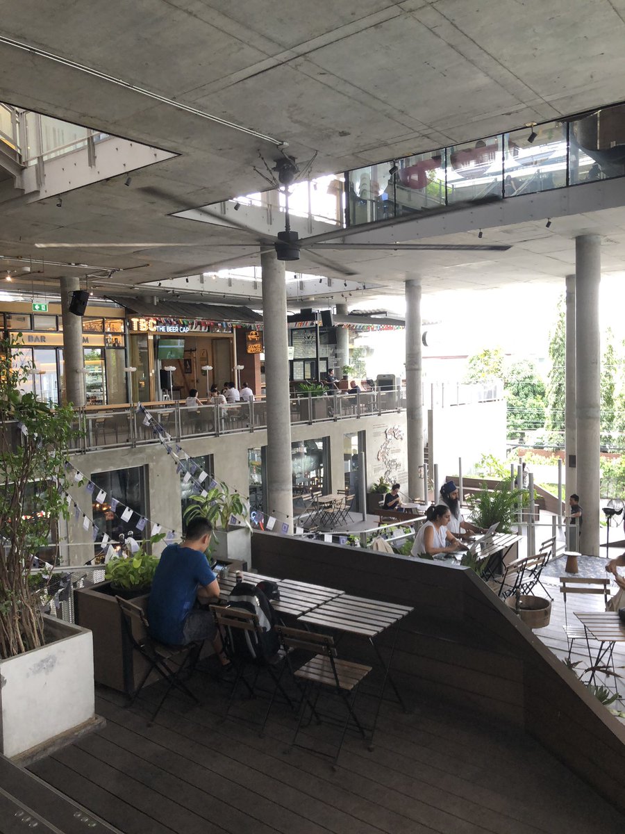 Love love love, a land of a thousand smile....