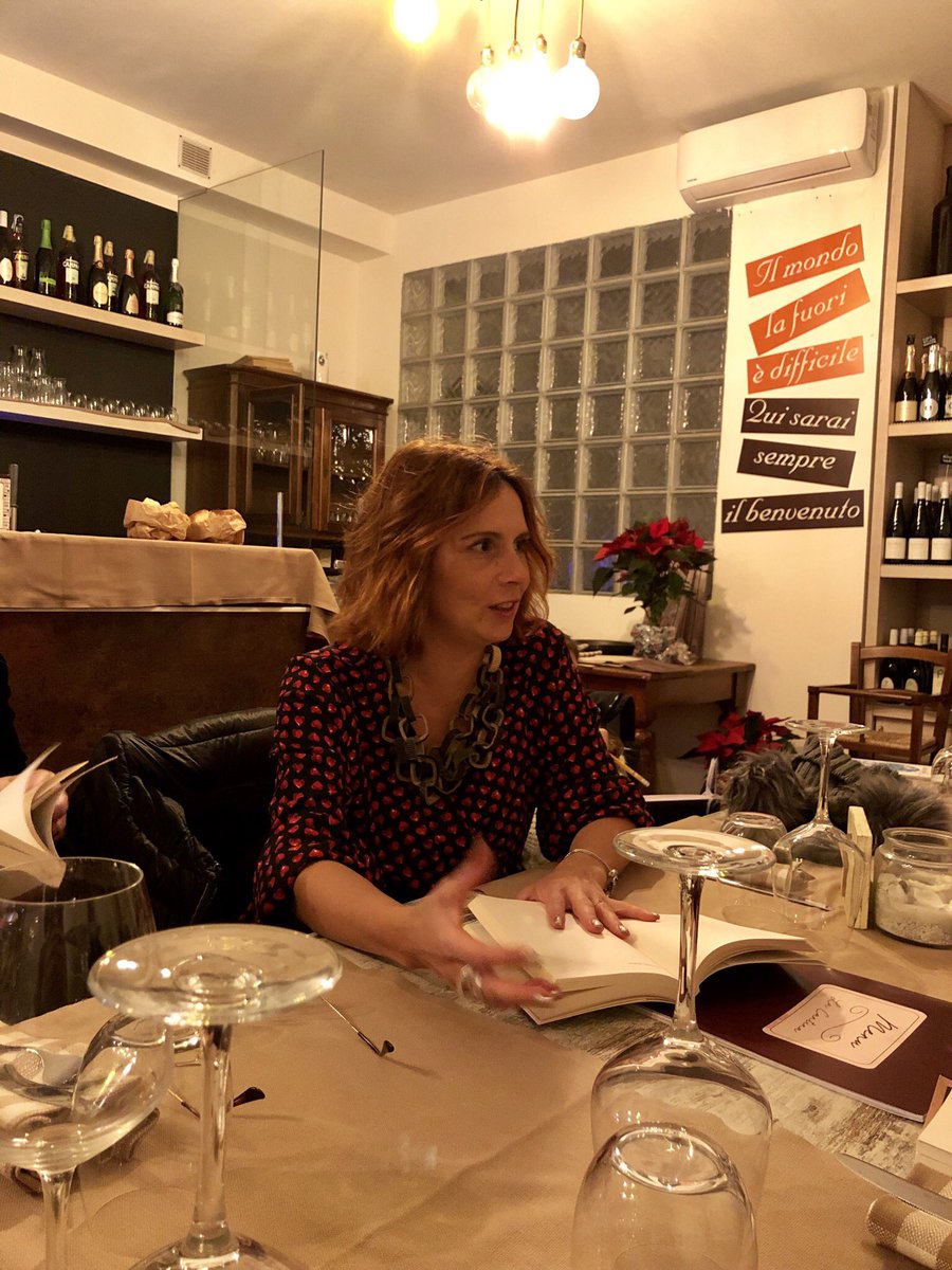 FallingGroup's tweet image. Il libro del mese di dicembre del #FallingBook è passato a pieni voti: #trepiani di #EshkolNevo @NeriPozza Grande lettura e splendide donne a commentarlo!