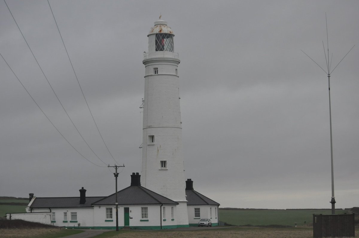 A couple of pics of this morning walk to Nash Lighthouse #ValeofGlamorgan #Wales