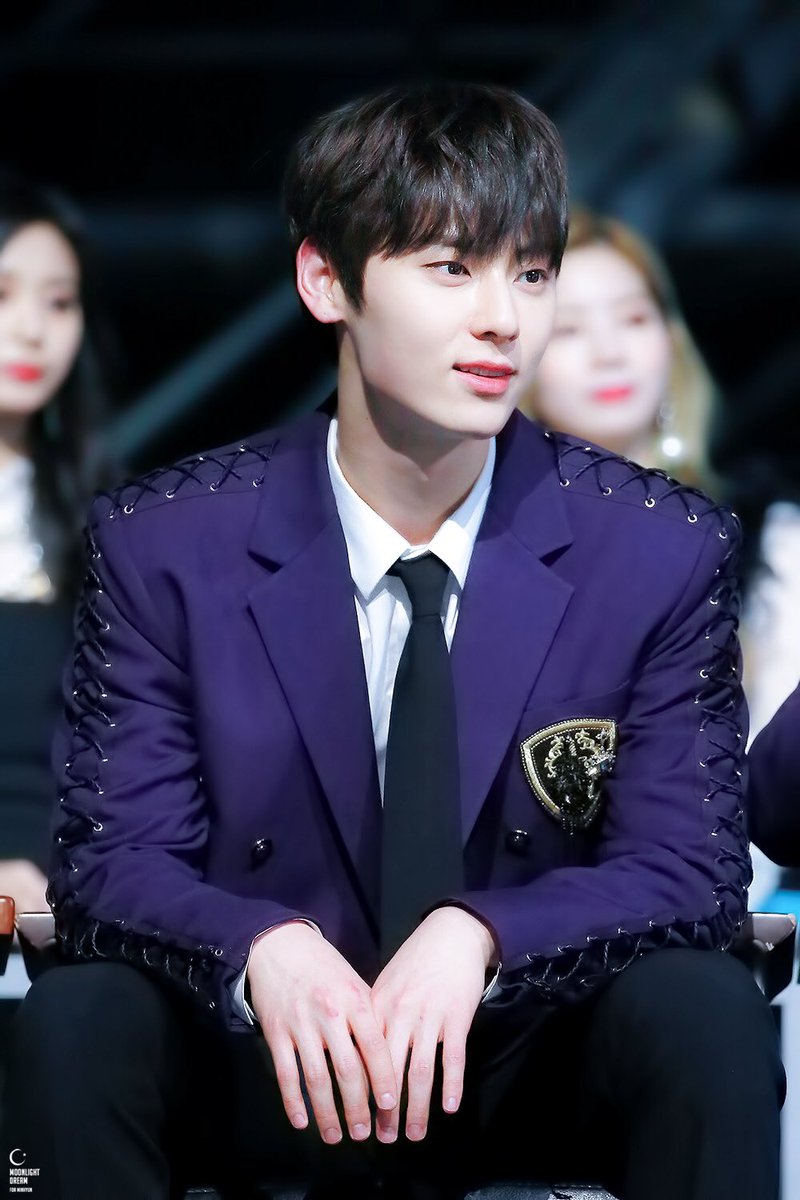 Dreamofyou_MH's tweet photo. 190106🦊💝 흑흑😭 황민현 귀여워🥺💕❤️ #민현 #황민현 #MINHYUN #완벽해서황민현 https://t.co/vKD549Honl