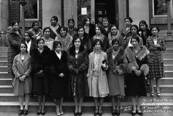 triplec64's tweet photo. This day in history, January 13, 1913, Delta Sigma Theta Inc. was founded by 22 women at Howard University. This is a photo of Delta women during the 1930s on the campus of Howard in Washington, D.C. #HappyFoundersDay #DeltaSigmaTheta https://t.co/Mpir3vhquI