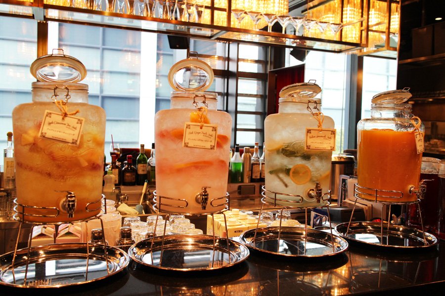 ট ইট র レッツエンジョイ東京 丸の内の神コスパランチ発見 ムードボードの食べ放題 ドリンクバー T Co Se5lsg3jux まるで海外に来たかのようなゴージャスかつシックな空間が広がる店内 その時期美味しい素材を使った料理とパン デリ ライス