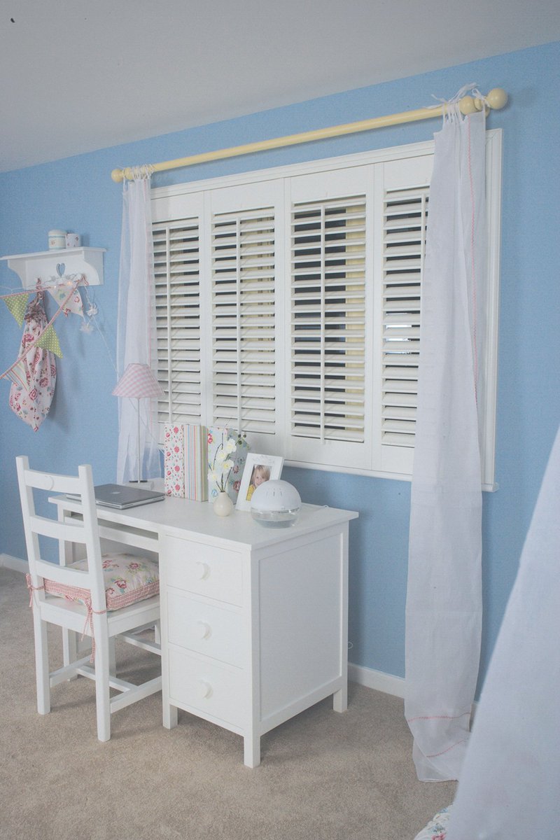TotallyShutter1's tweet photo. What a great time to give your home a great looking practical makeover. Custom built made to measure shutters from https://t.co/nnhf1W7MPZ not only look amazing they also reduce energy costs, help insulate your house against the winter and even add curb value to the property. https://t.co/01LpnYoBYZ