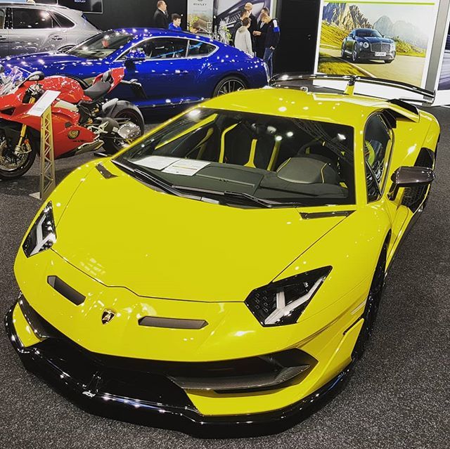 OH: "Alleine vom Anblick dieses Autos krieg ich mehr Orgasmen als auf Pornhub Filme sind"
Messebesucher, etwa 13 Jahre alt 😂😂😂😂
#lamborghini #aventador #ViennaAutoShow bit.ly/2srElVW