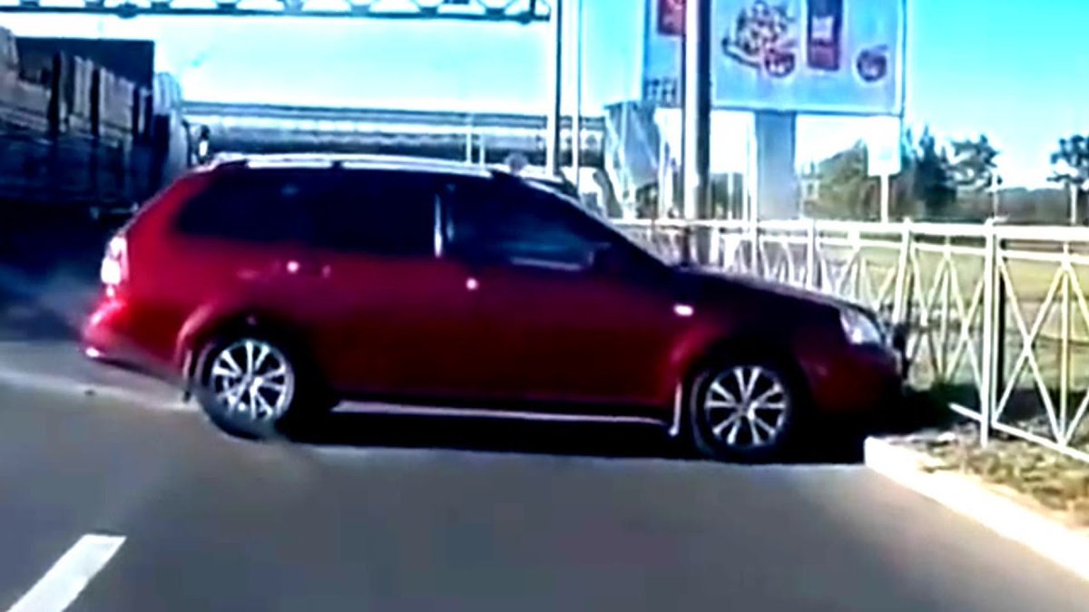 🚦How Not To Drive Your Car on Road in 2018  || CCC 🚦
 #ccc  

🚦Watch now 👉youtu.be/MxCqemZTj7Q