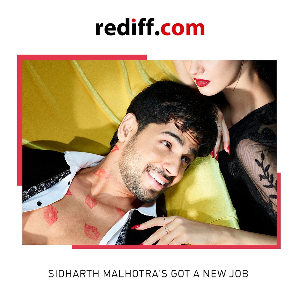 MyGlamm's tweet photo. #LITAF
The @SidMalhotra at his new job @MyGlamm.
https://t.co/65yXHUJbDe
.
.
.
#MyGlamm #MyGlammCosmetics #MyGlammMakeup
#LITAF #LIT #TestedOnSid #LITCollection #SidharthMalhotra
#Makeup #Beauty #IndianMakeup #IndianBeauty #Kissandtell #SealTheKiss #SiddhartMalhotra https://t.co/berThVcvir