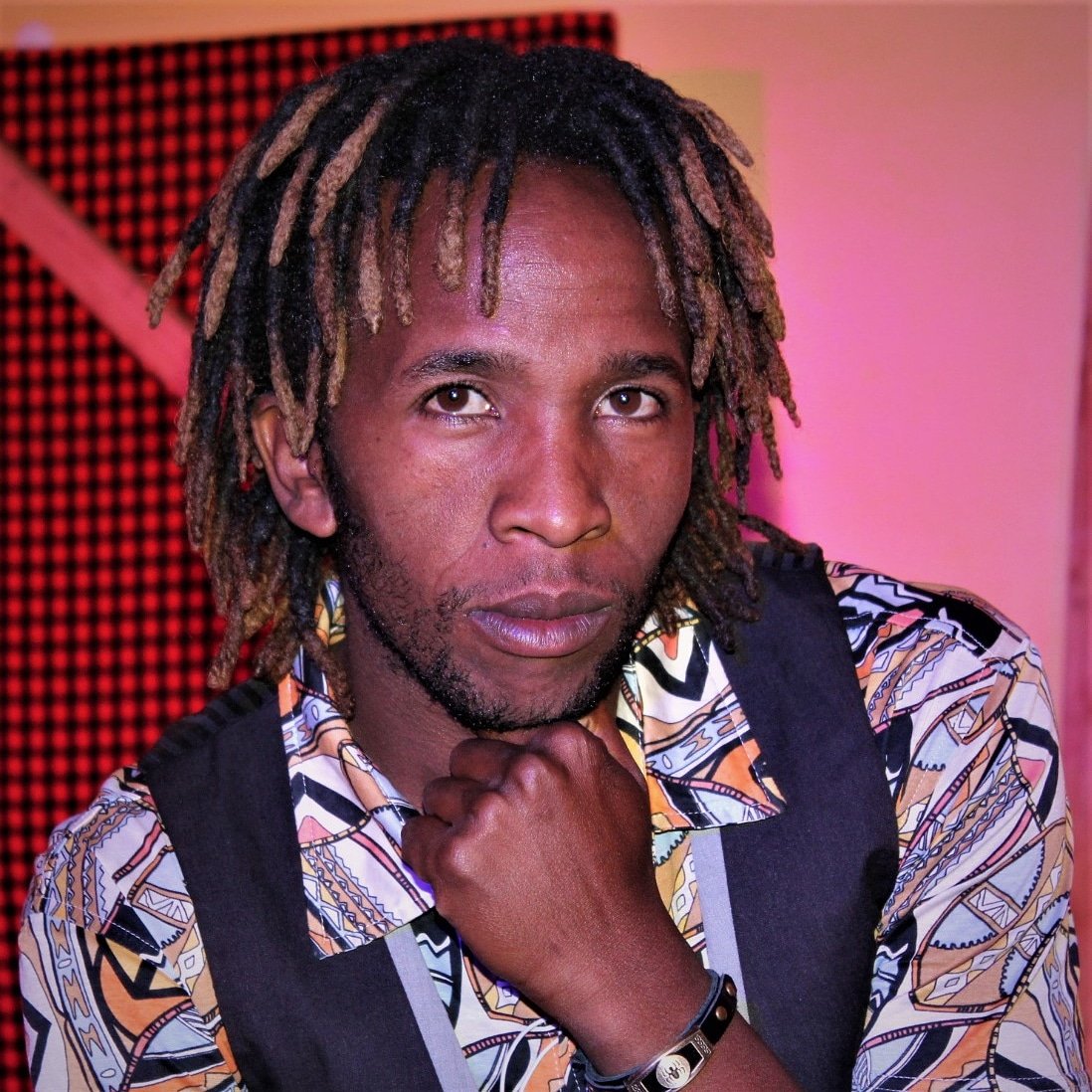 storyzakapedo's tweet photo. Me huwa siogopi Askari anashika watu
Me huogopa yule anashika Mimba
#storyzakapedo
#NiGod
#shambaboy
#Kapedototheworld
#Kapedoloveseveryone
@BlessedNjugush https://t.co/QzaUyQuGQt