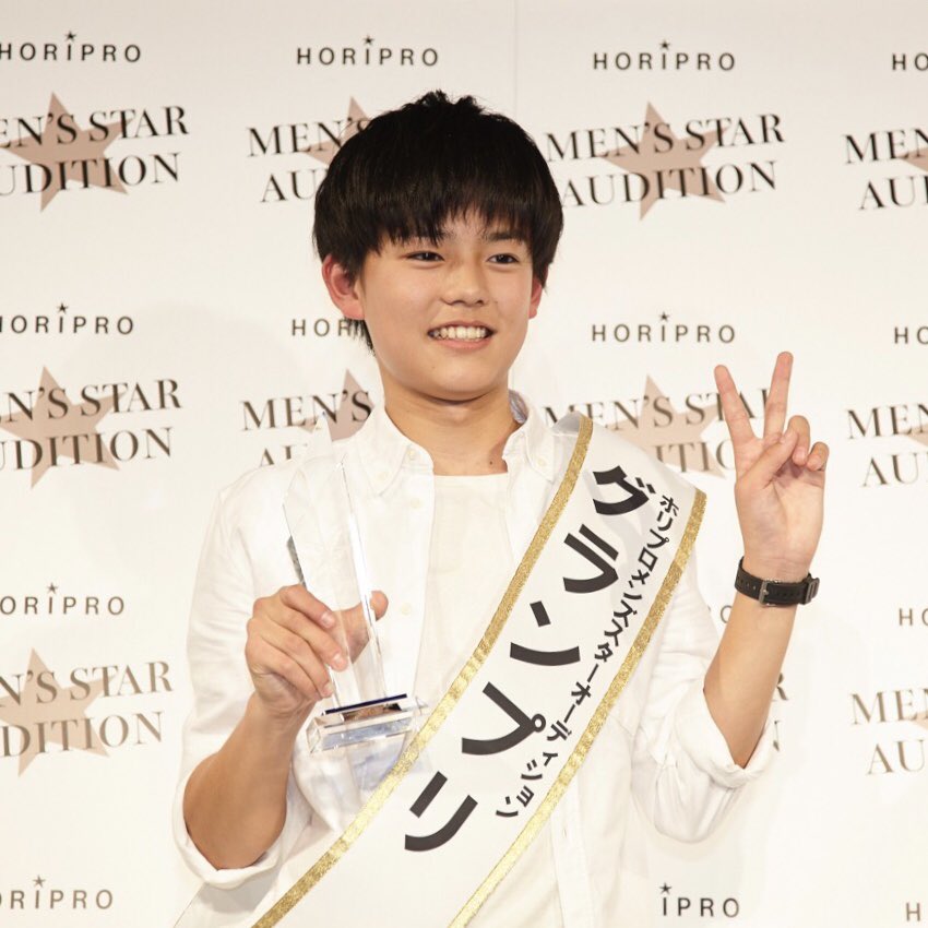 【芸能】ホリプロオーディションに鍛治原日向さん 藤原竜也の記録破る14歳10か月の超新星 https://pbs.twimg.com/media/DwyJ5qSVsAEDCgU.jpg
