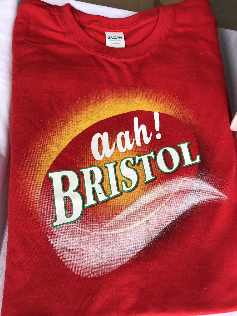 Ok #Bristol we’re in position under the back wall at <a href="/TFSundayMarket/">TobaccoFactoryMarket</a> - for all your #ValentinesDay2019 needs
