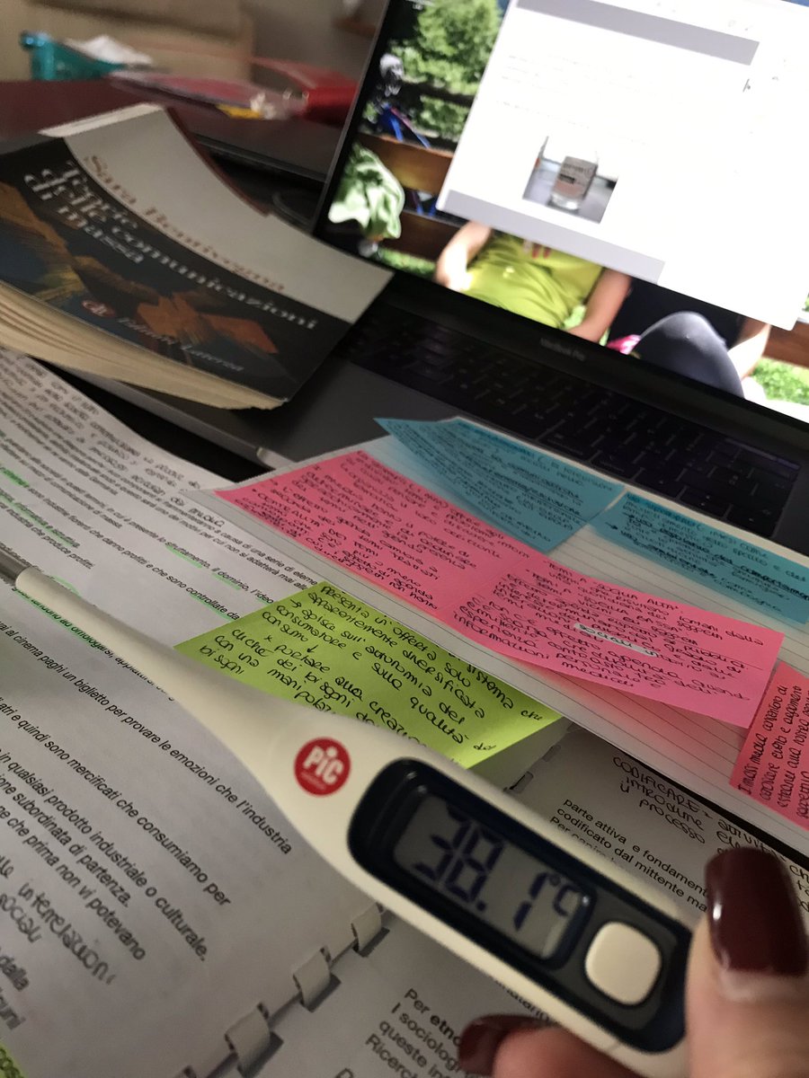 SiryaGelmi's tweet photo. Grazie #influenza per avermi accompagnato nello #studio delle #teoriedellacomunicazione.
#sessioneinvernale
#panicoesami
#febbre
@IUS_VE https://t.co/FH4WTJxYdB