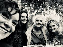 TraceyBleakley's tweet photo. Love the nuanced & sensitive portrayal of facing cancer in later life on #Delicious tacking fear, loss, hope & dreams with kindness & humour. Brilliant acting from @4SheilaHancock, @Dawn_French, @EmiliaFox & @TanyaLReynolds, & the #FakeWake was brilliant! @DyingMatters @hospiceuk https://t.co/DDlEHX6QXV