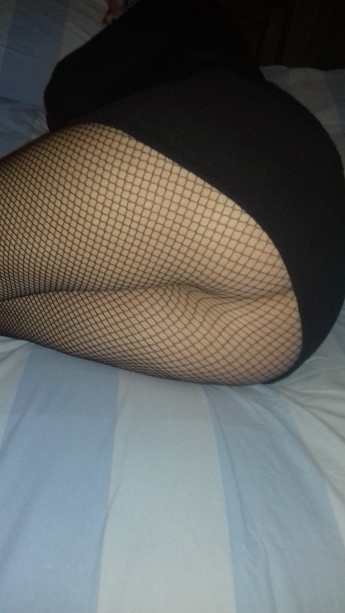 YENİ ÇORABI İLK KEZ FİLELİ GIYIYOR DESEM