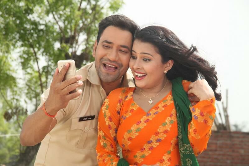 BhojpuriBeats's tweet photo. #nirahua and #SumanJha in upcoming movie #LallukiLaila shooting starts from 7th jan 

#BhojpuriBeats https://t.co/qYajpwerjN