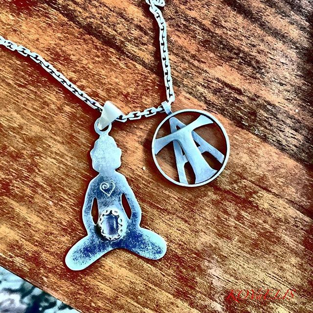Kovaelis's tweet photo. #memory #kovaelis #sterlingsilverpendant #ag925 #buddha #moonstone #jewelleryforabelovedpartner #forabelovedone #stribro #stribrnesperky #stribrnyprivesek #budha https://t.co/o8q0j9GIuw https://t.co/0BBDs6xPem