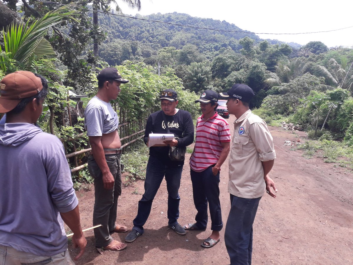 B_deroAR's tweet photo. 120119,,Survey perencanaan fisik DDS 2019, bersama kades, kader tehnik, pdp dan pdti kec. pekat kab. Dompu NTB....
#manfaatdanadesa
#tppintb
@jokowi @EkoSandjojo @anwsanusi @taufikmadjid71 @fachrilabalado https://t.co/vgHMzKjQ6X