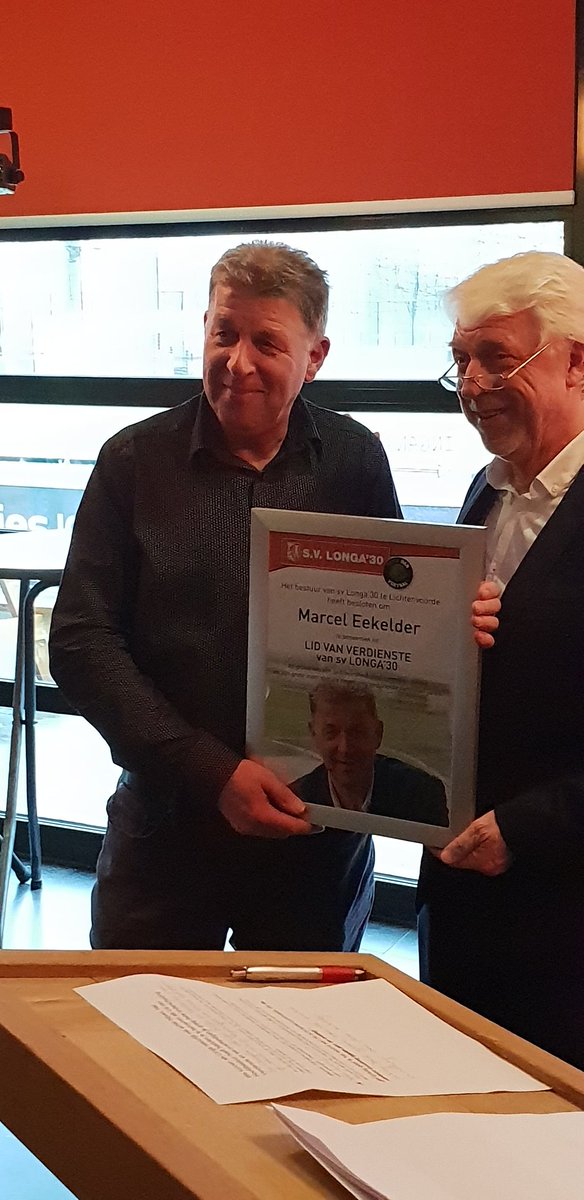 Marcel Eekelder wordt voor zijn verdiensten onderscheiden met de zilveren KNVB speld en wordt benoemd tot lid van verdienste van <a href="/longa30/">Longa '30</a>