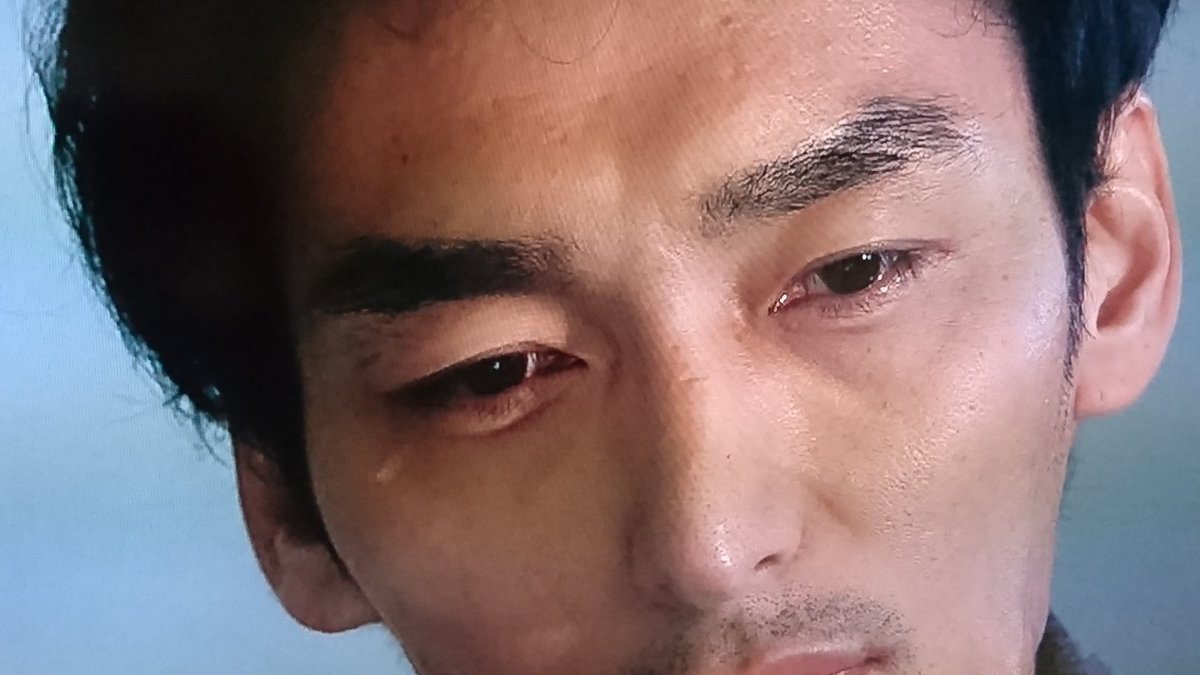 ヨコ 昨夜は 嘘の戦争 9 10話を観た 凄い役者だなぁと 沁々思って感動した 何度も何度も観てるのに これからメイキングを観る 色々キュンとするんだよね 草彅剛 草なぎ剛