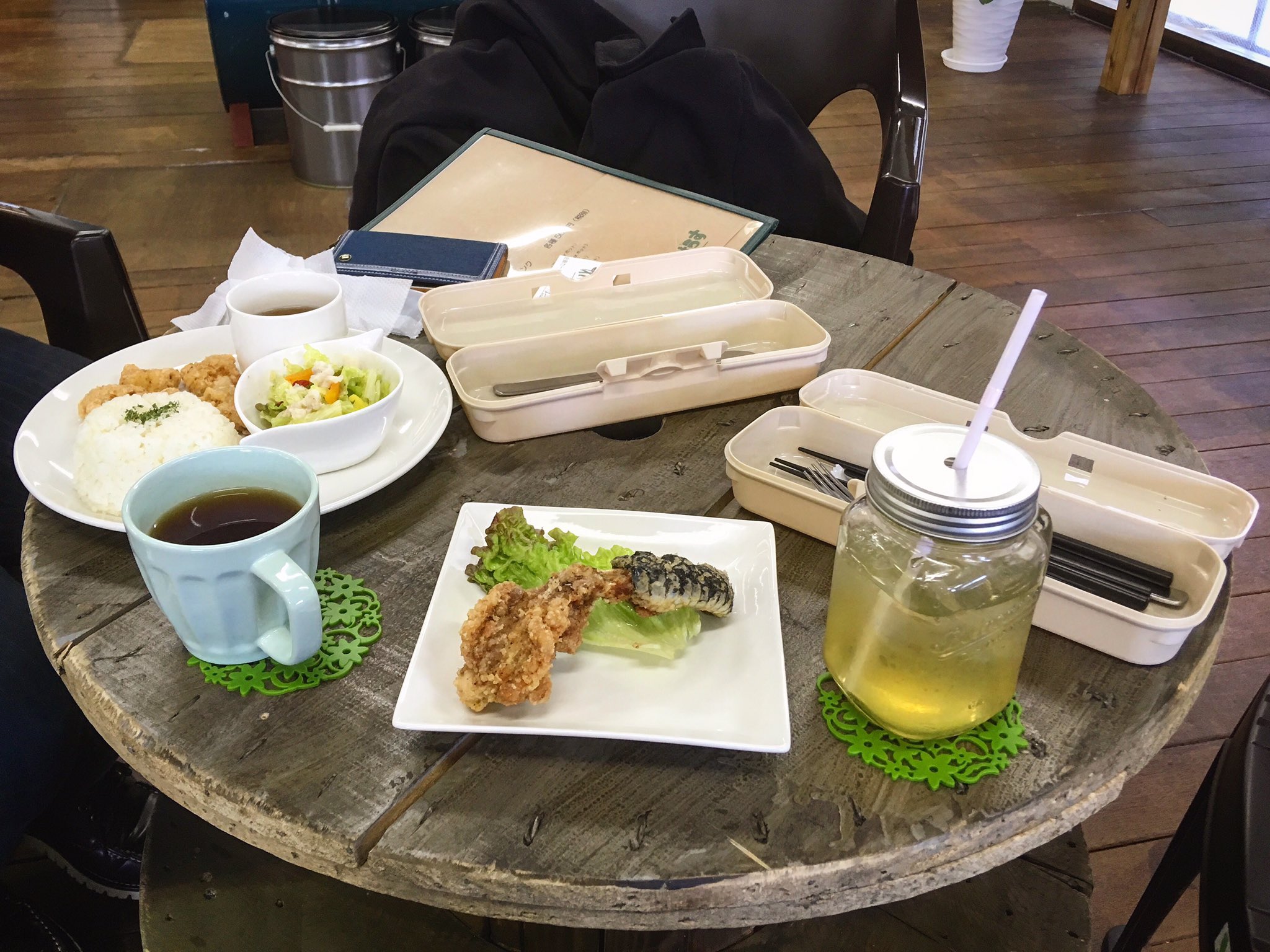 ガンボ 生物垢 Twitterissa 今日は ウワサの爬虫類カフェ れぷはうす さんに遊びに行って来たのだ なんとこのお店では 生きたワニさんを見ながらワニ料理を楽しむことができるのである れぷはうす 爬虫類カフェ 爬虫類 カフェ 愛媛県伊予市 愛媛県