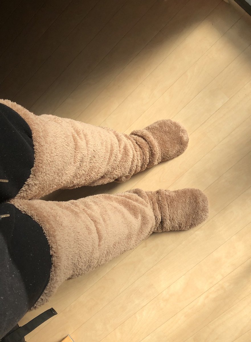 いつも作業中に足だけ冷えて風邪ひきそうだったけど、これを今日1日使ってみて大満足！捗る～捗る～～