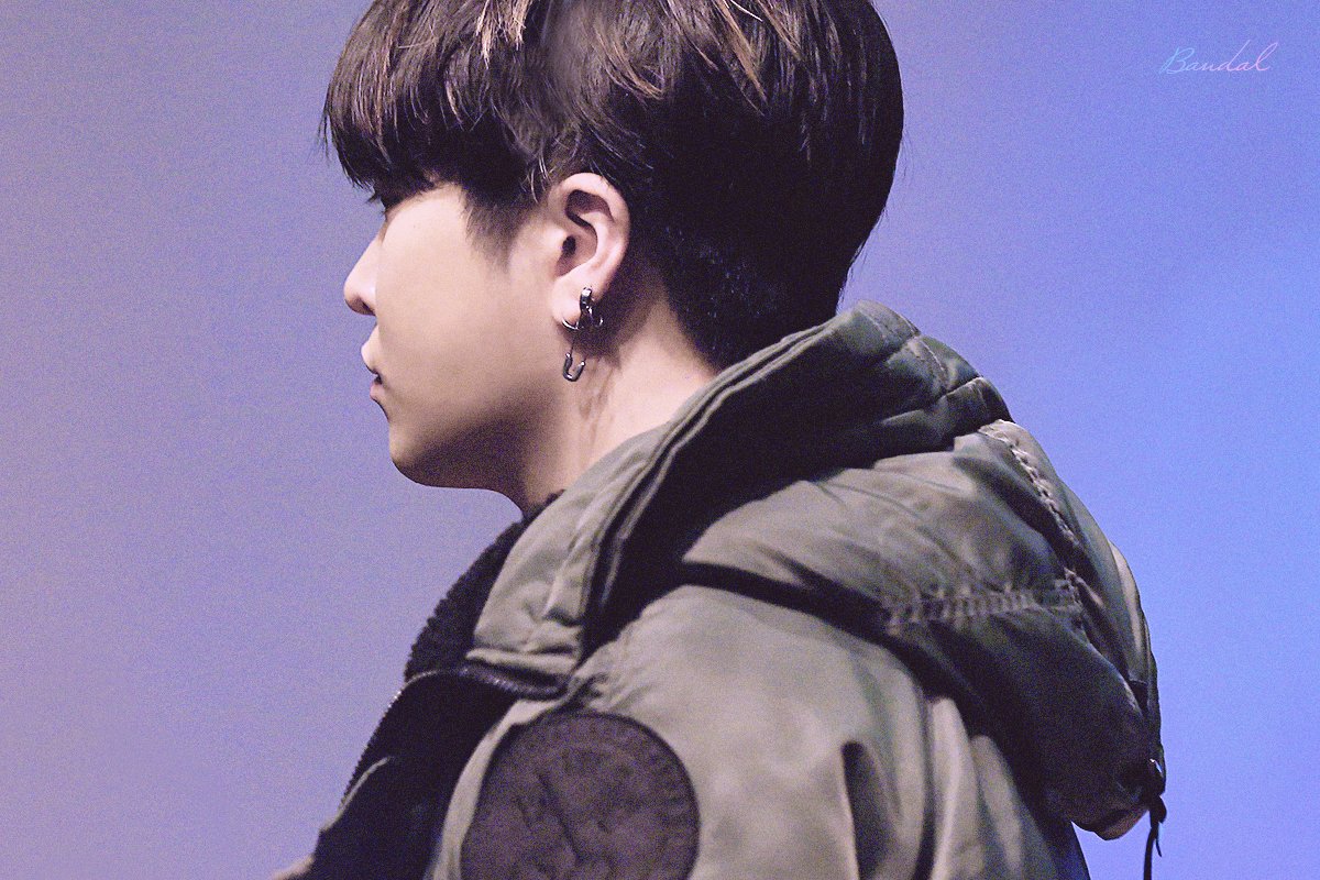 DwyylaCU0AIbg27.jpg:orig