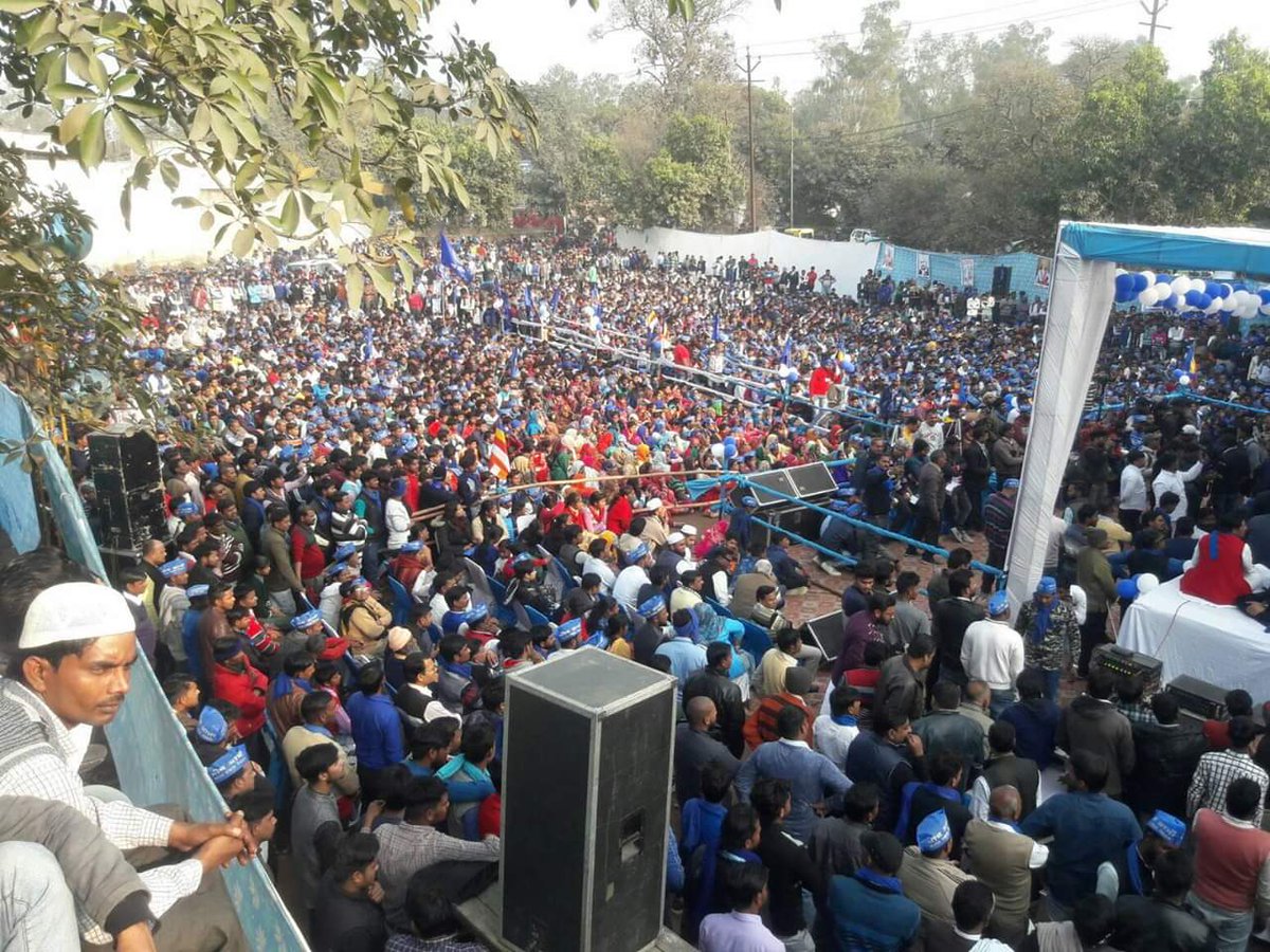 BhimArmyChief's tweet photo. मैं कोई चुनाव नही लड़ने वाला हूँ और पूरी तरह गठबंधन के साथ हूँ 2019 में बीजेपी को हराना ही हमारा एकमात्र लक्ष्य है इसलिए सभी संविधान बचाने की लड़ाई लड़ने वाले दलों को एक साथ आने की जरूरत है तभी बीजेपी को हराना आसान होगा इसलिए सपा बसपा गठबंधन में रालोद को भी साथ लेना चाहिए था। https://t.co/uVS5tKtHnV