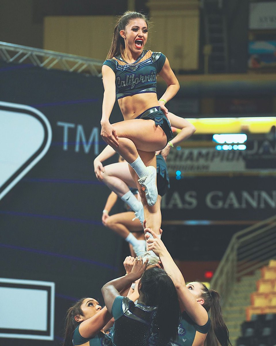 JAMZCheer's tweet image. Long Beach, you ready?! #JAMZChamps are back in LB &amp;amp; we are ready to have some fun 🙌🏽💙 Will your team be taking the floor today?