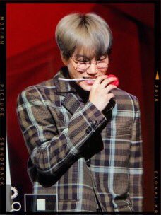 RandomAK1's tweet image. Happy Birthday Jongin❤️❤️ #HappyKaiDay
#HappyBearDayKAI
#종인아생일축하해
#카이야생일축하해