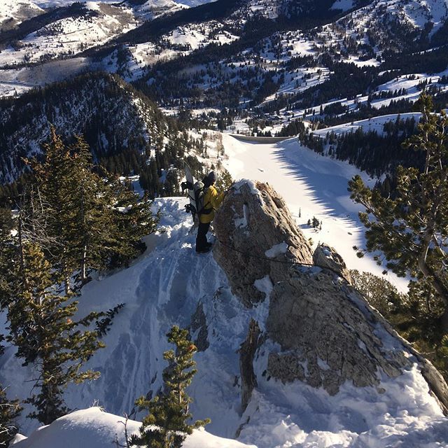 grahamwatanabe's tweet photo. @maxwelljmorrill prepping for the cable traverse @solitudemountain https://t.co/M0HyZvaFn1 https://t.co/mQsOd3eM8z