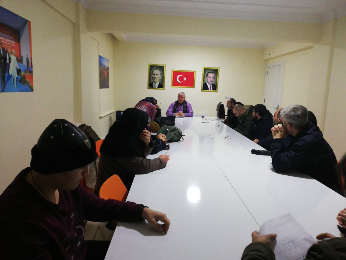 Pazartesi salı çarşamba perşembe günü yapacağımız saha çalışmalarımızı planlıyoruz 10 kişilik 5 ekip taşdelende çalmadık kapı sıkmadık el bırakmayacak. pic.x.com/0COUJJnI0E