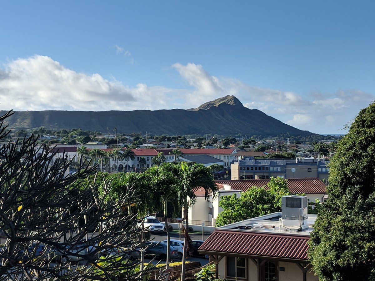 FrTimKenneySM's tweet photo. Yesterday I left Honolulu Today I am in Saint Louis Winter in both places Time for Mass as I give gratitude to God for both places in my life! https://t.co/cbaAgRuRsp