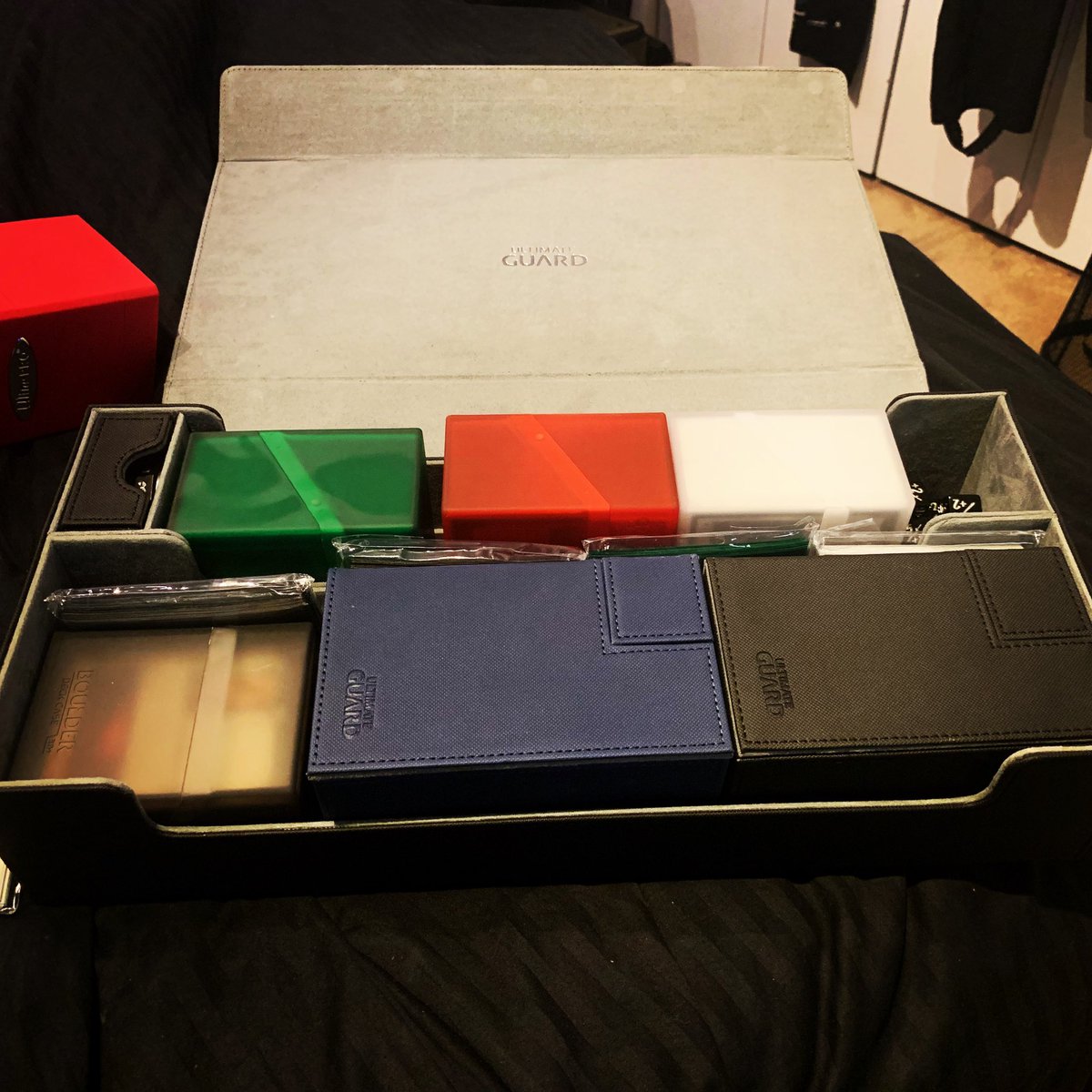DarthShep's tweet photo. Got all my decks in the Superhive now. Time to find some people to play. @magicthegathering @wizardsofthecoast @ultimateguard  @3rdeyegames #magicthegathering #wizardsofthecoast #ultimateguard #thirdeyegames #superhive https://t.co/BlSZ5uqs0U