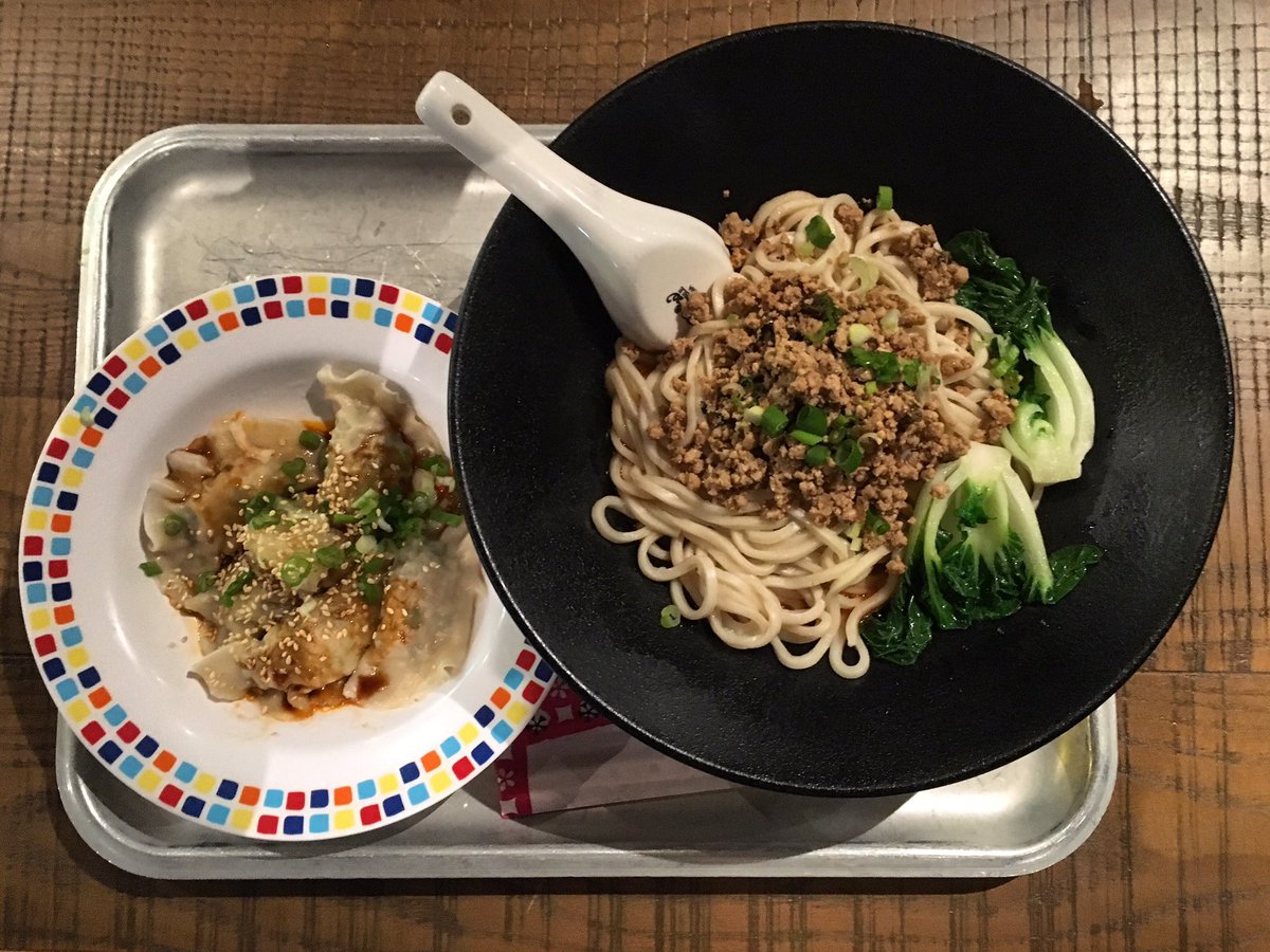 There’s loads of new (to me) stuff to try at the new-ish <a href="/MarketHalls/">Market Halls</a> #victoria but I can never resist some Chegdu dumplings and dan-dan noodles from <a href="/BaoziInn_London/">BaoziInn_London</a>. As good a cheap eat as you’ll get round the corner from Victoria station.