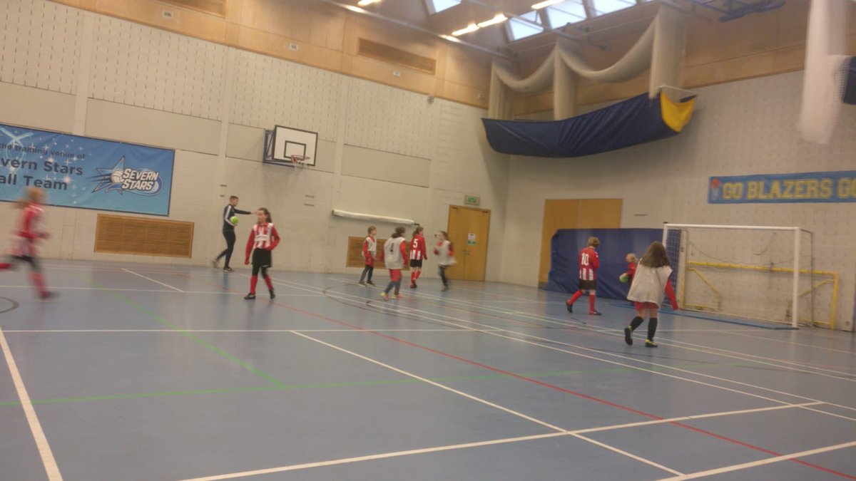 UoGSport's tweet image. A great start this weekend to this months futsal sessions, with our key partner @glos_girl_footy ⚽️ Some great sessions provided by our university student activators...well done to all teams and students involved 👍🏻👏🏻 #FAUniversityGrassrootsHubs #StudentWorkforce