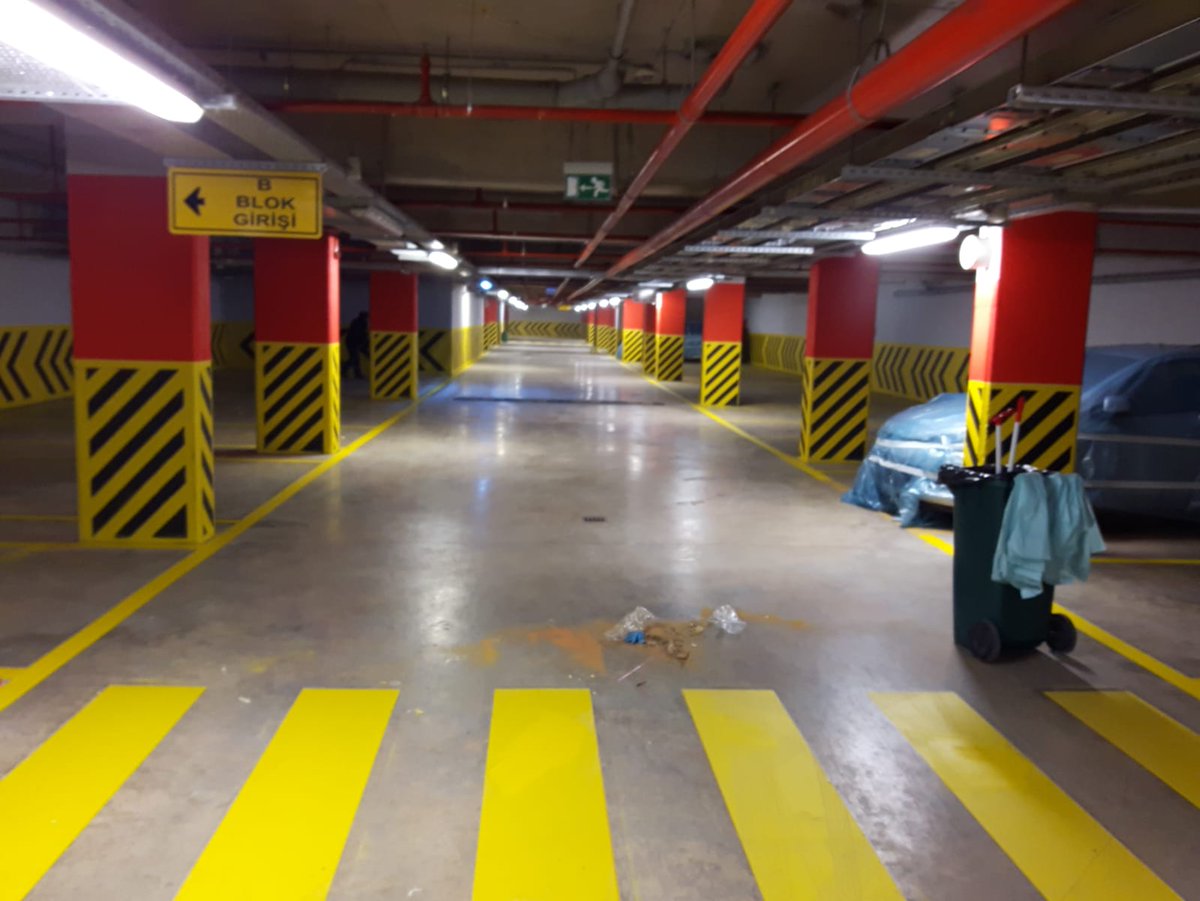 ErmTrafik's tweet photo. Otopark çizgileri https://t.co/pSq3gvPxBd