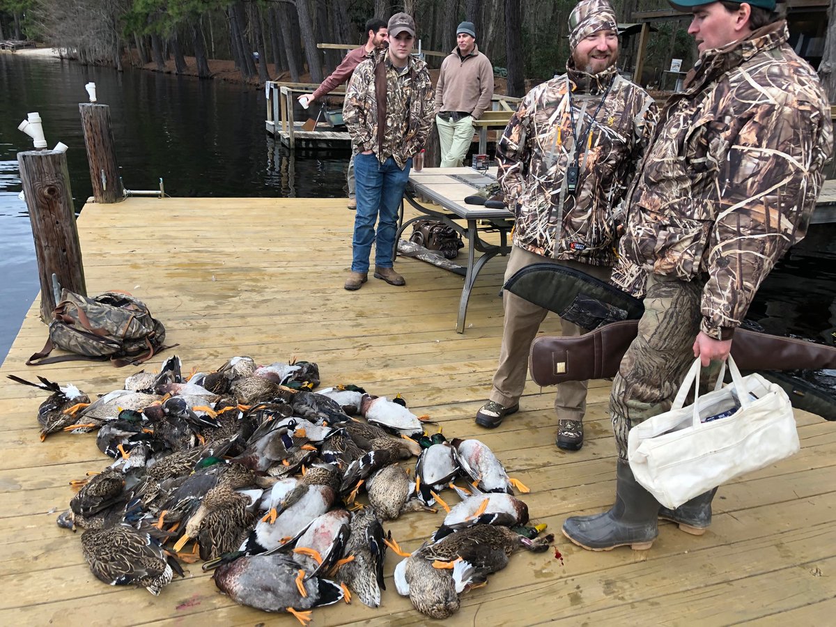 JackKingston's tweet image. You would think that this is would be a #2ndAmendmentRight crowd but we all think 12 gauge automatics that jam in a duck blind should be out lawed. #DucksUnlimited