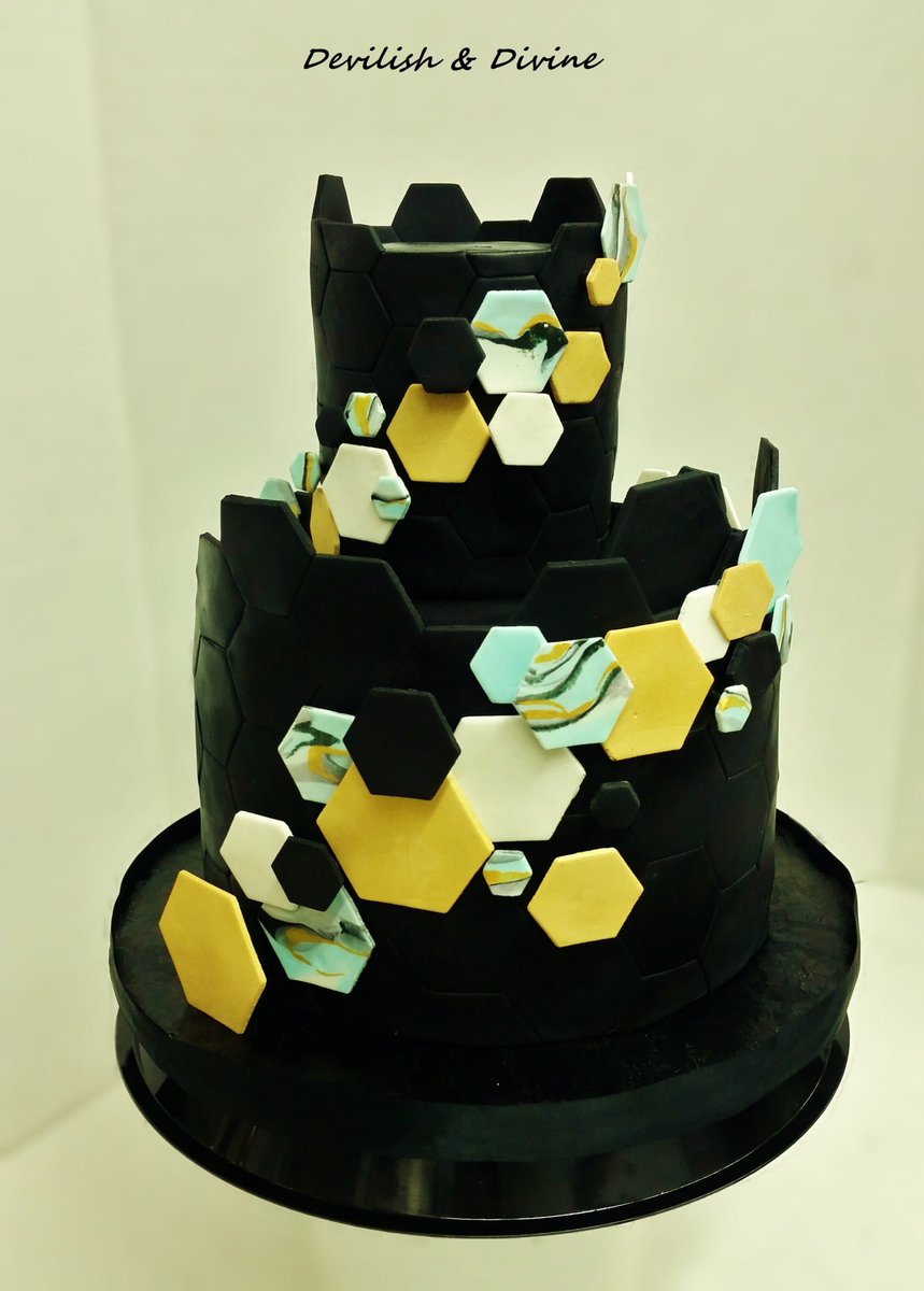 DnDPastry's tweet photo. Art meets Cake? https://t.co/OED0zgwqX6