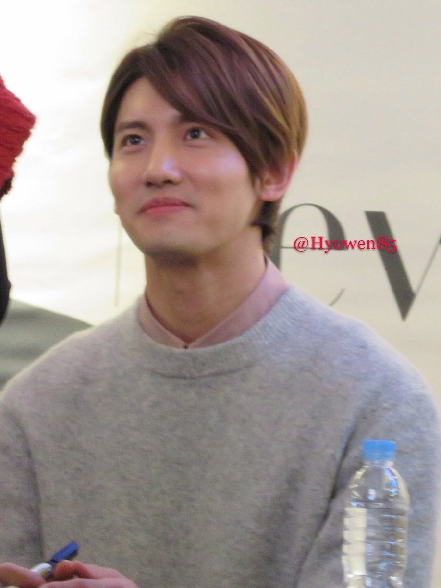 シムマヤ 照れを隠せなかったチャンミンでしょ サラサラ前髪が目にかかっちゃうチャンミンでしょ う なお口のチャンミン に 綺麗すぎる横顔のチャンミン そしてもみあげ襟足くるりんチャンミン もう本日の1番なんて選べないほどなんだけど でも