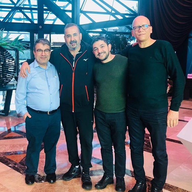 Selamet Kitap Kırtasiye yöneticileri, Antalya'da Samsunspor Başkanı Sayın İsmail Uyanık ile bir araya geldiler.