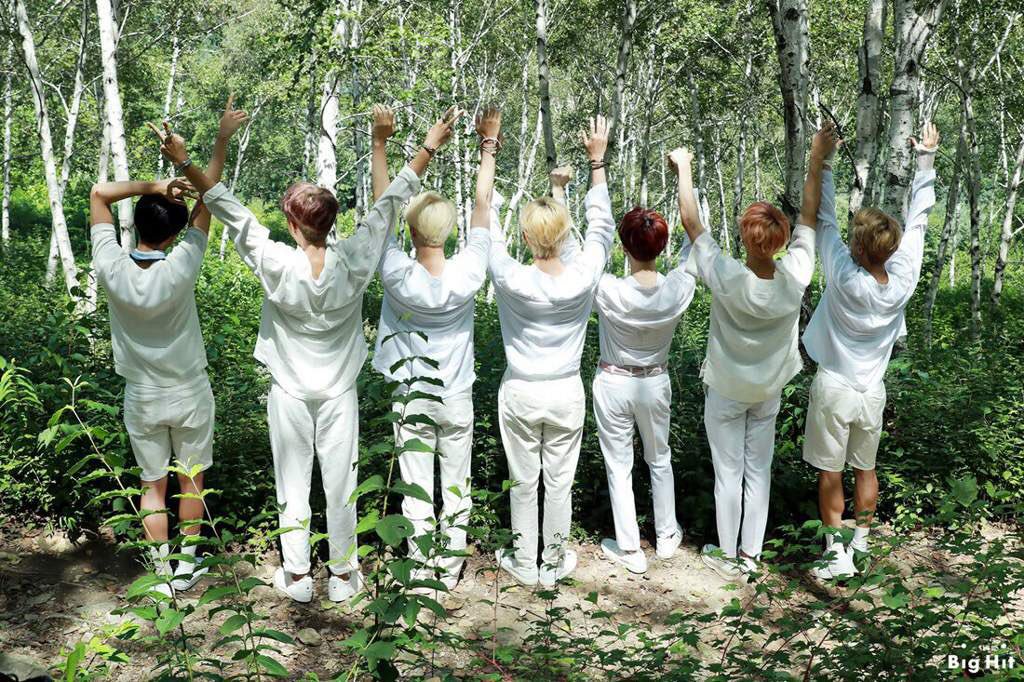 solbaebae's tweet photo. Boa tarde ARMYS! Quem aqui ainda não participou da Tag #BTSinMyLife? É fácil, contém pra gente suas estórias com o BTS, pode ser como conheceu, como o BTS influenciou em sua vida, é uma forma de agradecer tudo o que eles fizeram por nós.
Não esquecam de marcar o @BTS_twt! https://t.co/x0H3xXiUNS