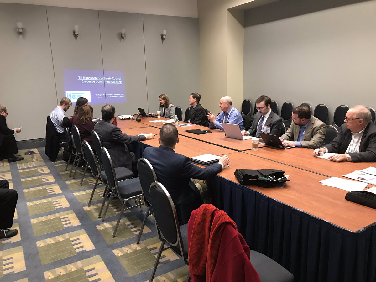 Thx to the #weather for allowing this impromptu joint Transportation Planning and Safety Council Meeting during #TRBAM <a href="/ITEhq/">ITE - Community of Transportation Professionals</a> #makinglemonadeoutoflemons