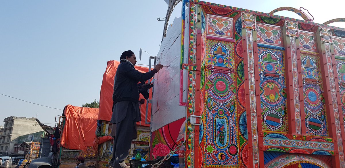 ZaheerChanna8's tweet photo. 'Depriving daughters of their right to inheritance is un-Islamic and illegal', another truck another message #Inheritance #AsianDevelopmentBank #ADB #LegalLiteracyForWomen #RightToInheritance #EconomicEmpowerment https://t.co/Ugk2HbfpKm