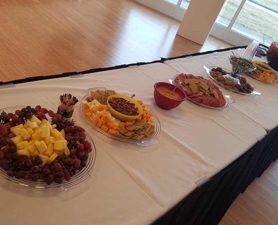 MAC_Pace's tweet image. Setting up for the USI Art &amp;amp; Design Faculty Exhibition Reception. Come enjoy some good food, excellent art, and the company of fellow art lovers.